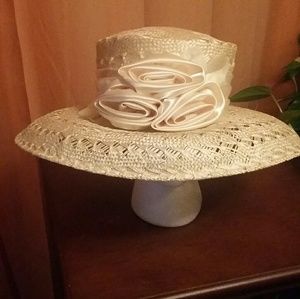 Cream straw hat